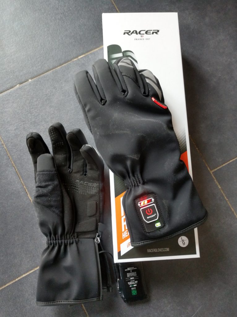Heated gloves warm fingers when biking. Model E-Glove2